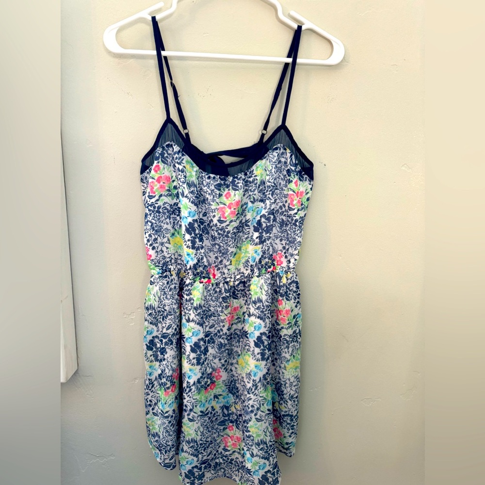 Hollister floral dress with cute tie back